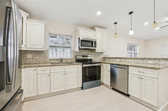 212 W HUMPHREY STREET, Tampa, FL 33604