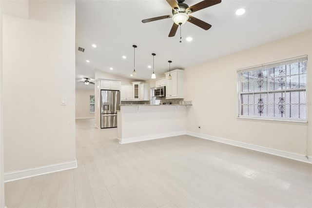 212 W HUMPHREY STREET, Tampa, FL 33604