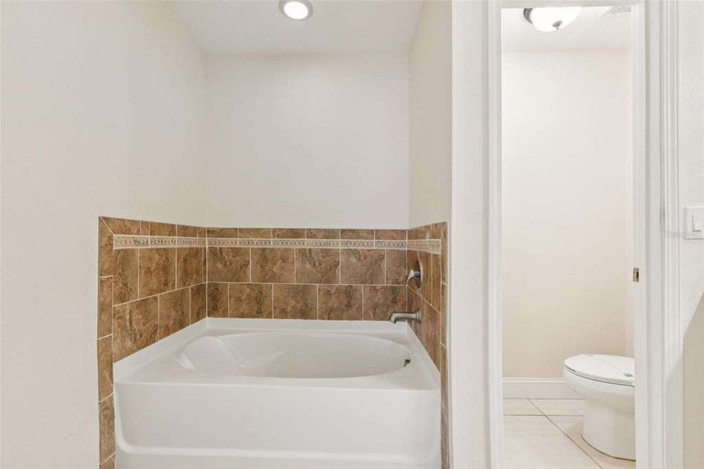 Image 18 of property listing at 212 W HUMPHREY STREET, Tampa, FL 33604