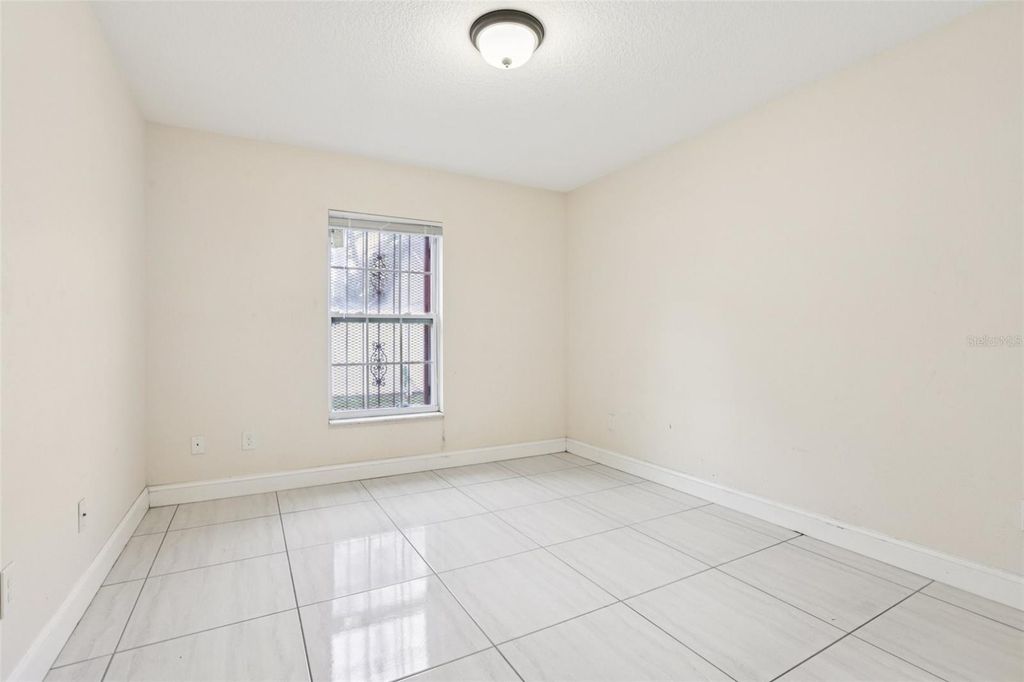 Image 20 of property listing at 212 W HUMPHREY STREET, Tampa, FL 33604