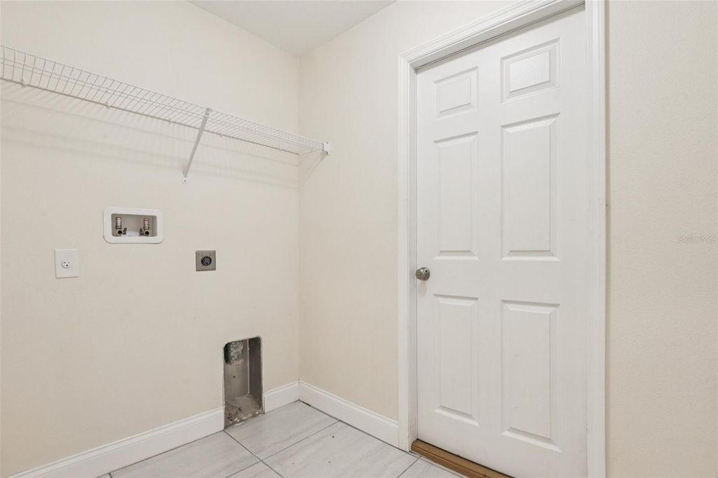 Image 29 of property listing at 212 W HUMPHREY STREET, Tampa, FL 33604