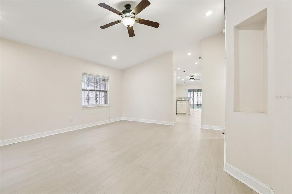 Image 5 of property listing at 212 W HUMPHREY STREET, Tampa, FL 33604