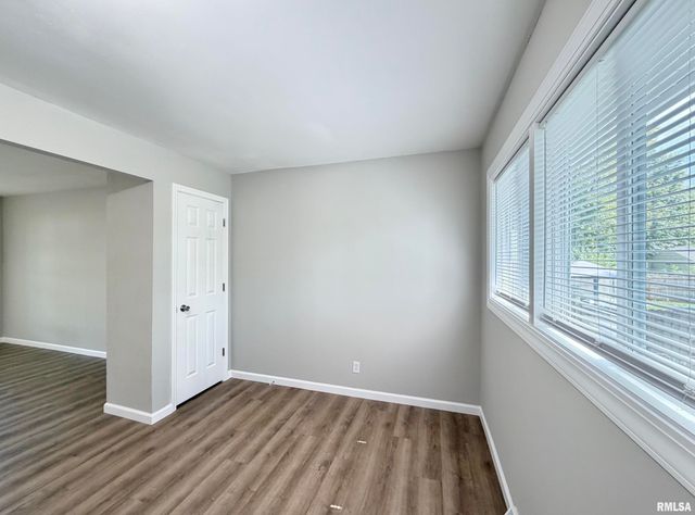 3800 W VINTON Avenue, Peoria, IL 61615
