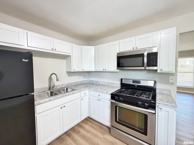 3800 W VINTON Avenue, Peoria, IL 61615