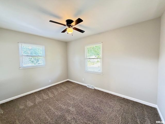 3800 W VINTON Avenue, Peoria, IL 61615