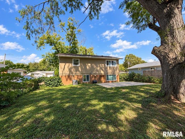 3800 W VINTON Avenue, Peoria, IL 61615