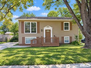 3800 W VINTON Avenue, Peoria, IL 61615