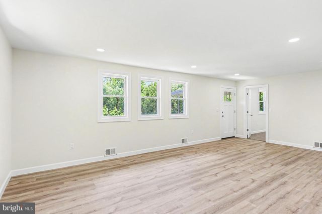 230 S 4TH ST, Steelton, PA 17113