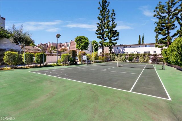 18344 Collins Street A, Tarzana, CA 91356