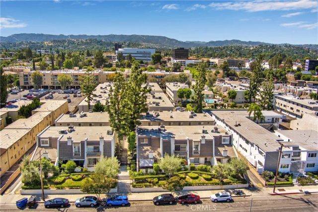 18344 Collins Street A, Tarzana, CA 91356
