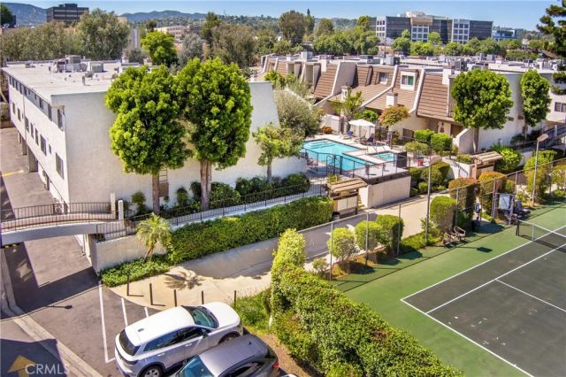 18344 Collins Street A, Tarzana, CA 91356