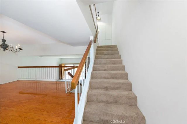 18344 Collins Street A, Tarzana, CA 91356