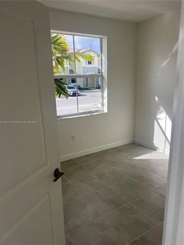 2630 SE 27th Ct, Homestead, FL 33035