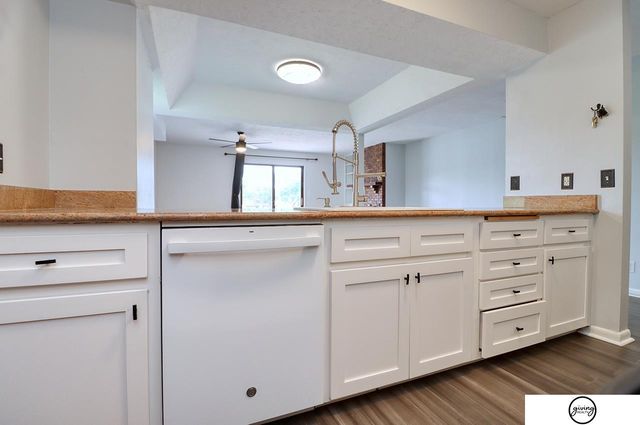 5600 Fairacre Court, Lincoln, NE 68506