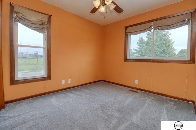 5600 Fairacre Court, Lincoln, NE 68506