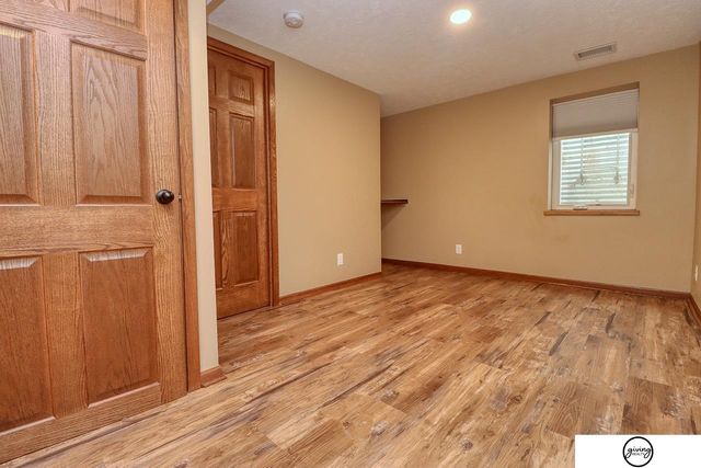 5600 Fairacre Court, Lincoln, NE 68506
