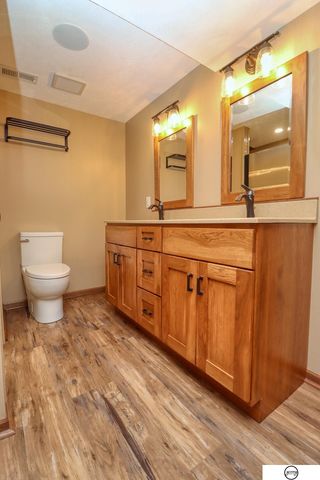 5600 Fairacre Court, Lincoln, NE 68506