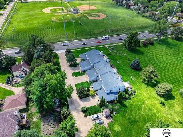5600 Fairacre Court, Lincoln, NE 68506
