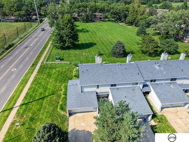 5600 Fairacre Court, Lincoln, NE 68506