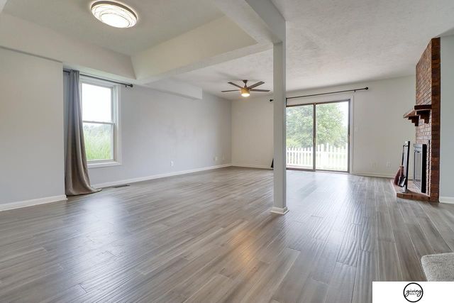 5600 Fairacre Court, Lincoln, NE 68506