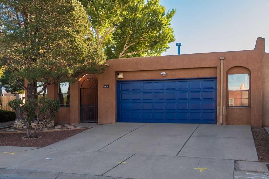 5928 KNOLLWOOD Drive NE, Albuquerque, NM 87109