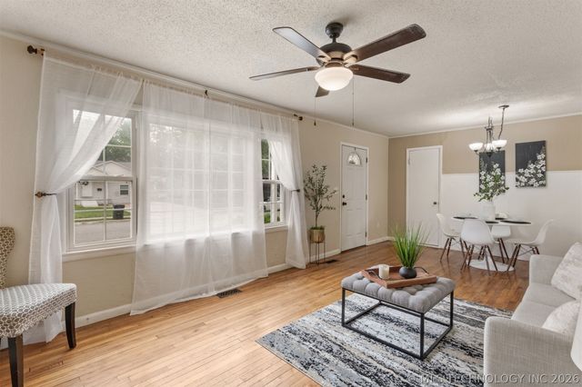 407 N Cedar Street, Owasso, OK 74055