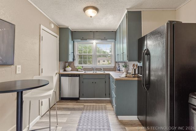 407 N Cedar Street, Owasso, OK 74055