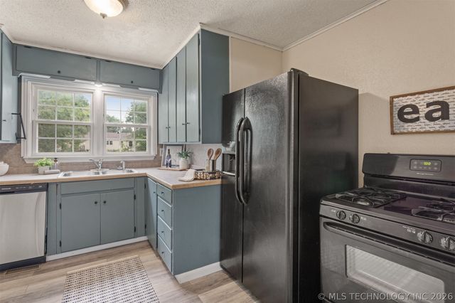 407 N Cedar Street, Owasso, OK 74055