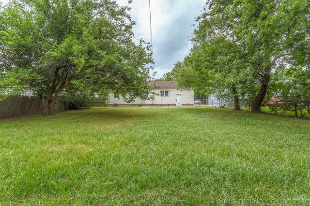 407 N Cedar Street, Owasso, OK 74055