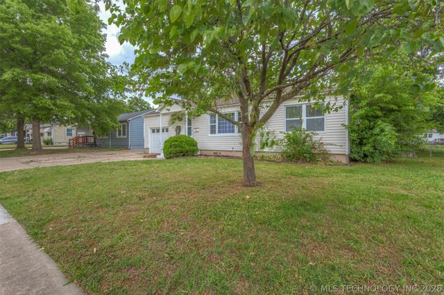407 N Cedar Street, Owasso, OK 74055