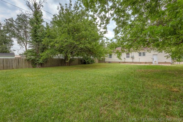 407 N Cedar Street, Owasso, OK 74055