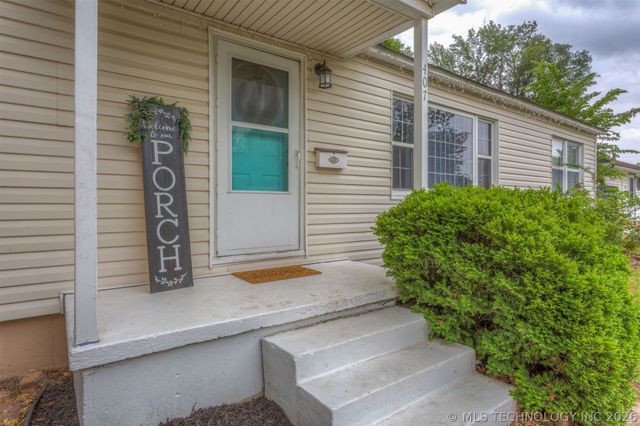 407 N Cedar Street, Owasso, OK 74055