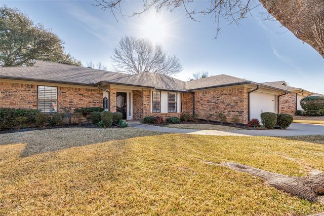 7312 Hialeah Circle W, North Richland Hills, TX 76182