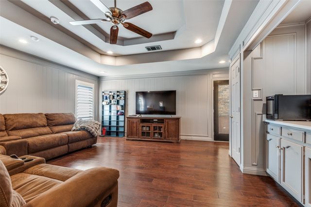 7312 Hialeah Circle W, North Richland Hills, TX 76182