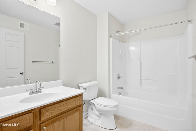 51 Governor Circle, Albany, NY 12208