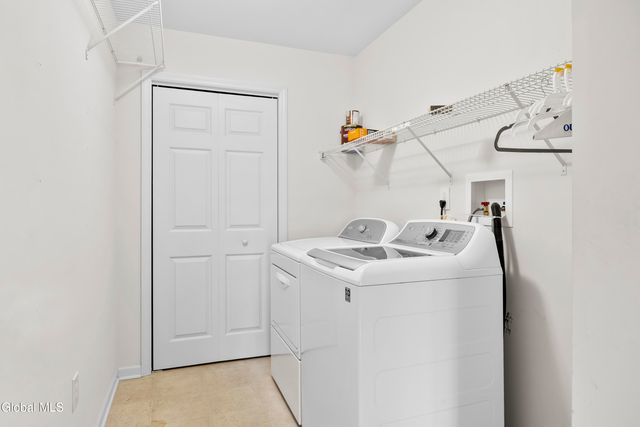 51 Governor Circle, Albany, NY 12208