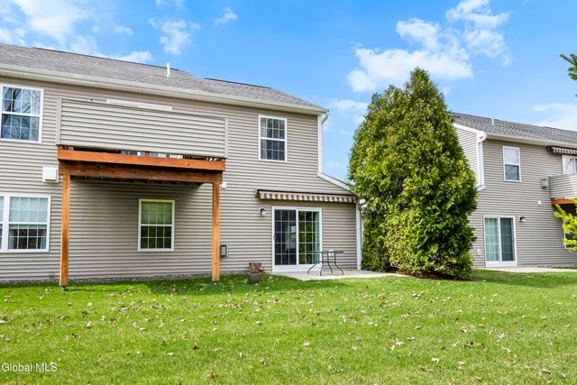 51 Governor Circle, Albany, NY 12208