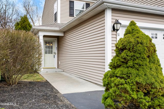 51 Governor Circle, Albany, NY 12208