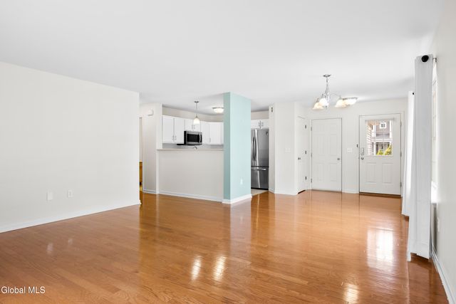 51 Governor Circle, Albany, NY 12208