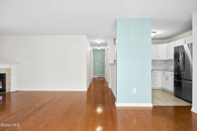 51 Governor Circle, Albany, NY 12208