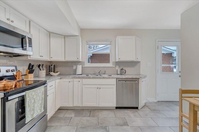 5433 Palm Valley RD, Roanoke, VA 24019