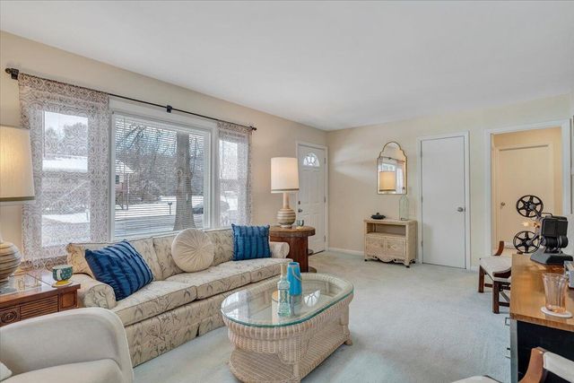 5433 Palm Valley RD, Roanoke, VA 24019