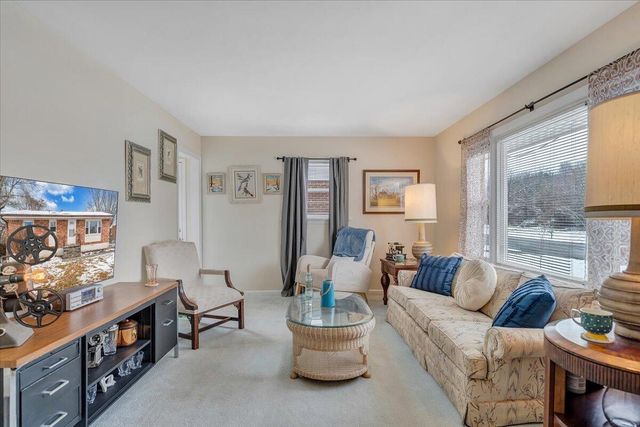 5433 Palm Valley RD, Roanoke, VA 24019