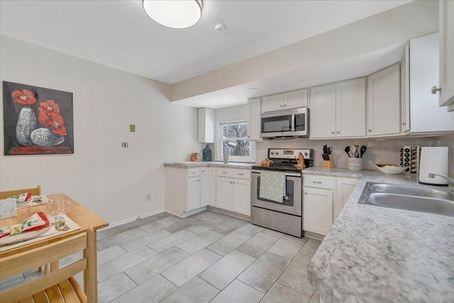 5433 Palm Valley RD, Roanoke, VA 24019