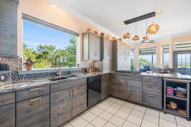 508 Highlands Dr, Kerrville, TX 78028