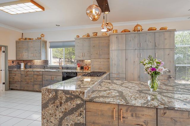 508 Highlands Dr, Kerrville, TX 78028