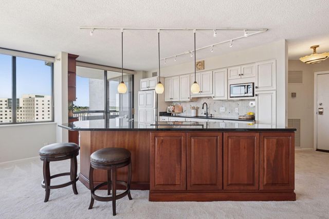 6566 France Avenue S 901, Edina, MN 55435