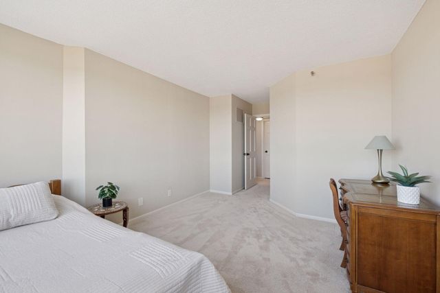 6566 France Avenue S 901, Edina, MN 55435