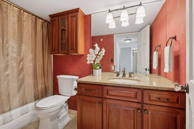 6566 France Avenue S 901, Edina, MN 55435