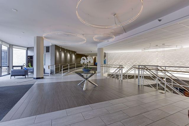 6566 France Avenue S 901, Edina, MN 55435